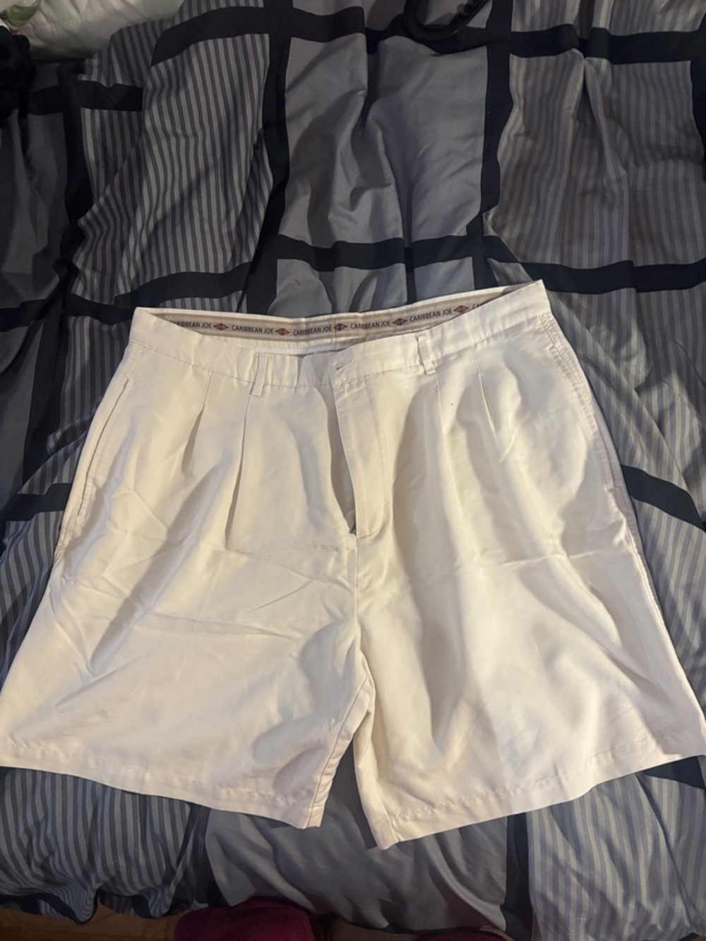Caribbean Joe White Pleated Women's Bermuda Shorts